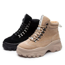 Load image into Gallery viewer, Women's Stylish Leather Platform Boots - Abershoes