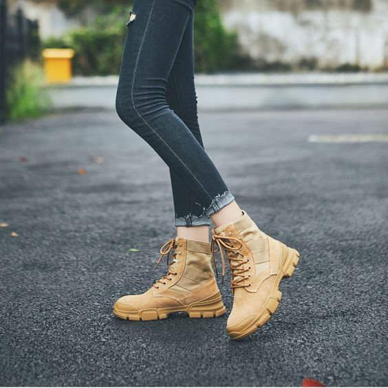 Chic British Trends Martin Boots - Abershoes